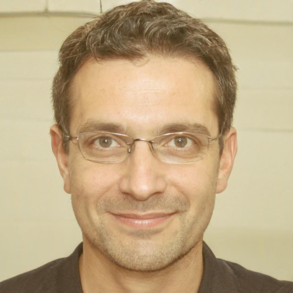 Instructor Oskar Juhani analyzing search performance data